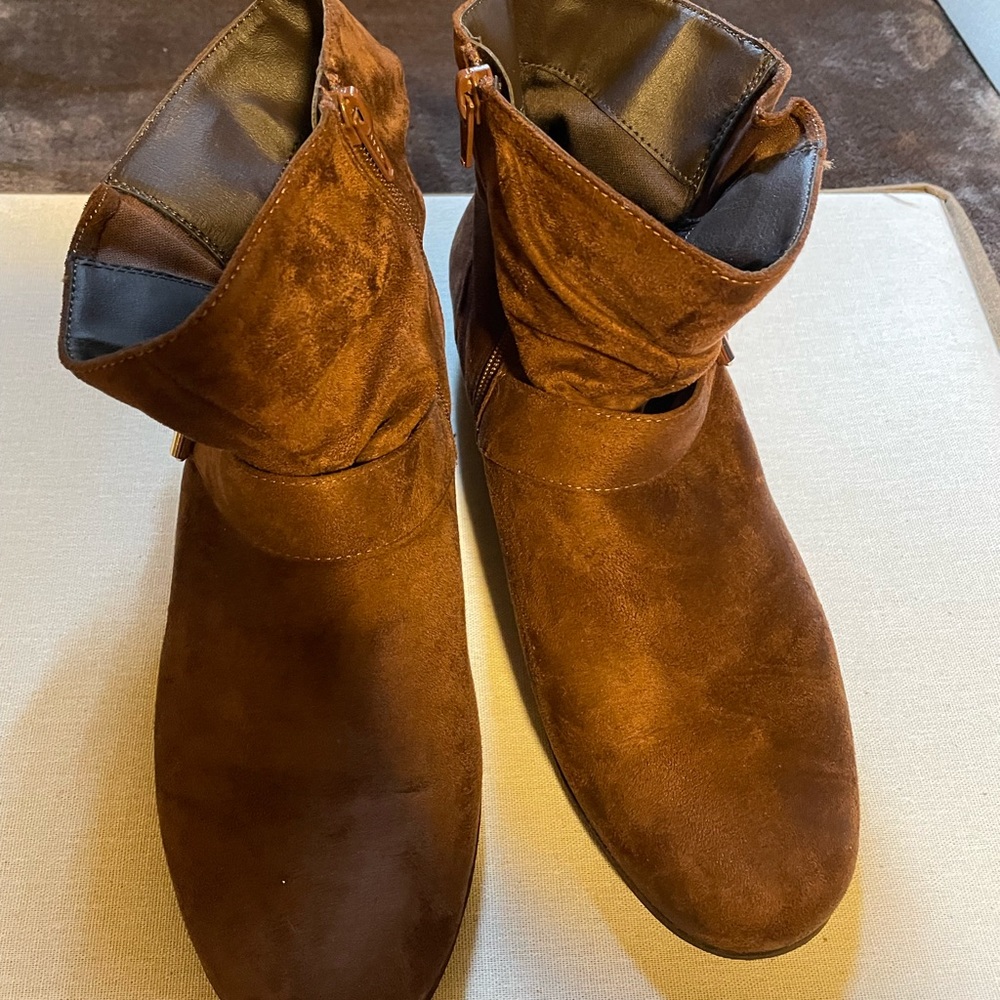 Woman’s Comfortview Boots